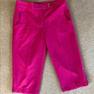 🏌️‍♀️Pair of beautiful raspberry pink lady capris💗